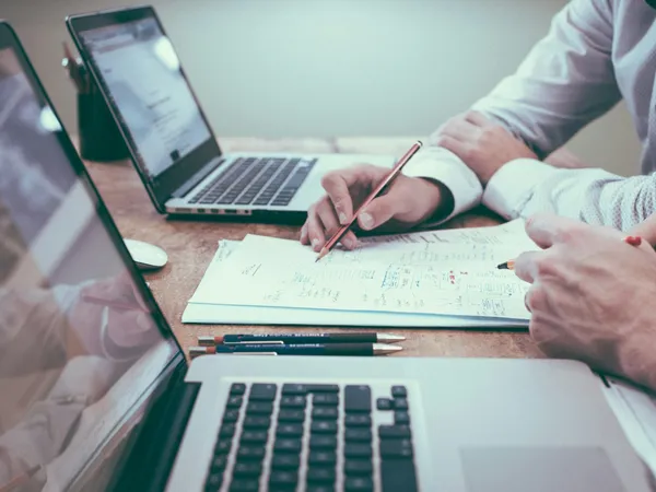 Van papier en Excel naar een orderplatform: praktische lessen